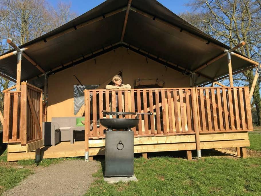 Lapwing Safari Tent Челтнъм Екстериор снимка